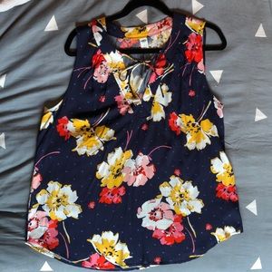 NWOT Old Navy Tank Top size L Navy Floral